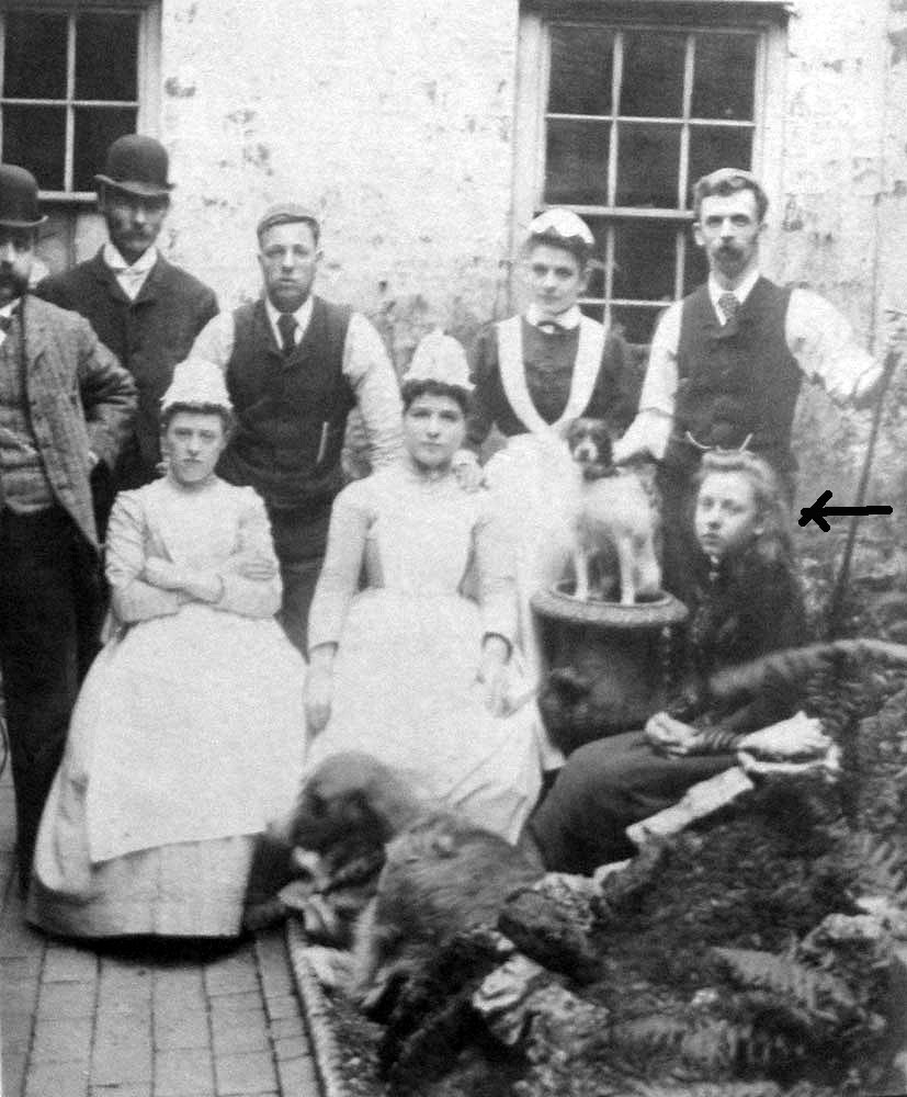 Pond Hall servants 1901