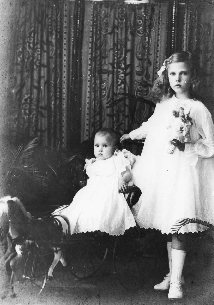 Vashti and Hettie in Kanpur 1905